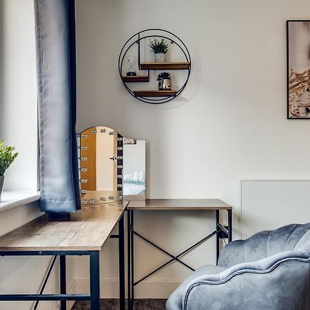 Pluxa Globe - Spacious Apartment In Jq With Parking Birmingham Exteriör bild