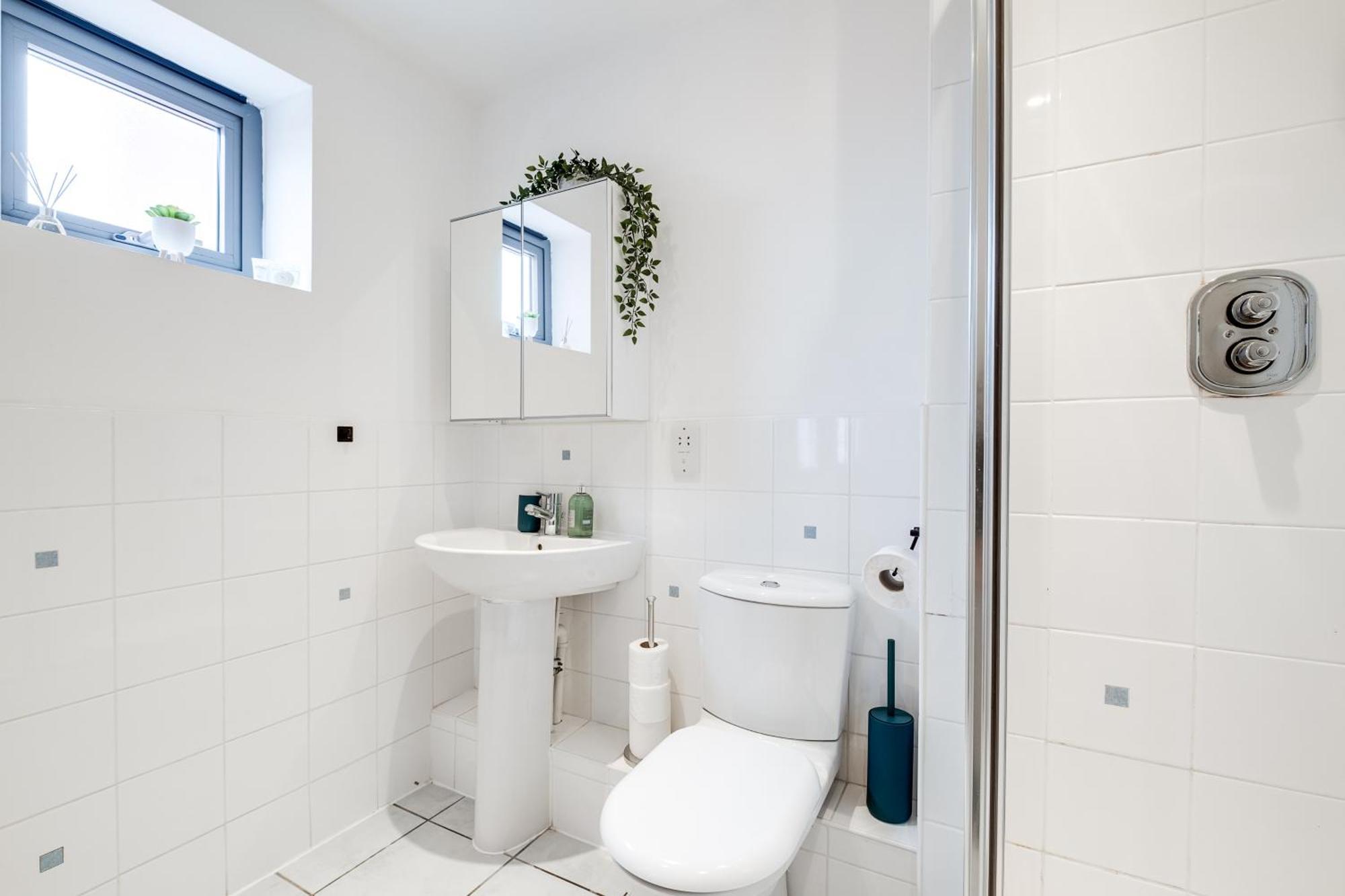Pluxa Globe - Spacious Apartment In Jq With Parking Birmingham Exteriör bild